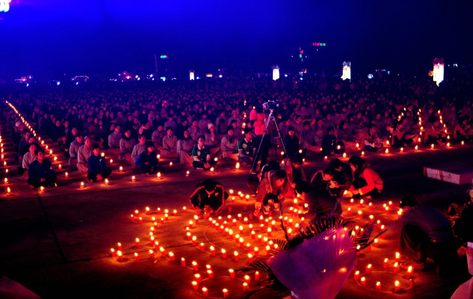 Tây Thiên đêm hội Hoa đăng cầu nguyện quốc thái dân an