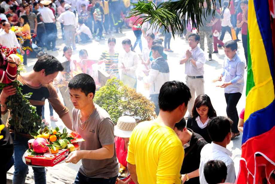 Tây Thiên đón hàng vạn du khách thập phương đi lễ đầu năm Ất Mùi 2015